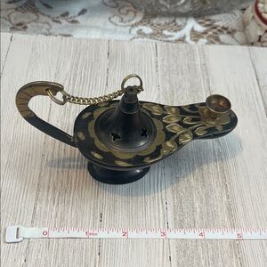 Decorative Black and Gold Genie Lamp